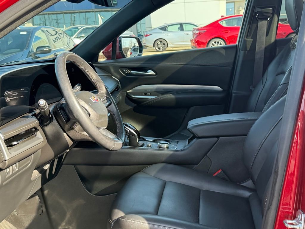 Used 2024 Cadillac XT4 Premium Luxury AWD/4WD image 8