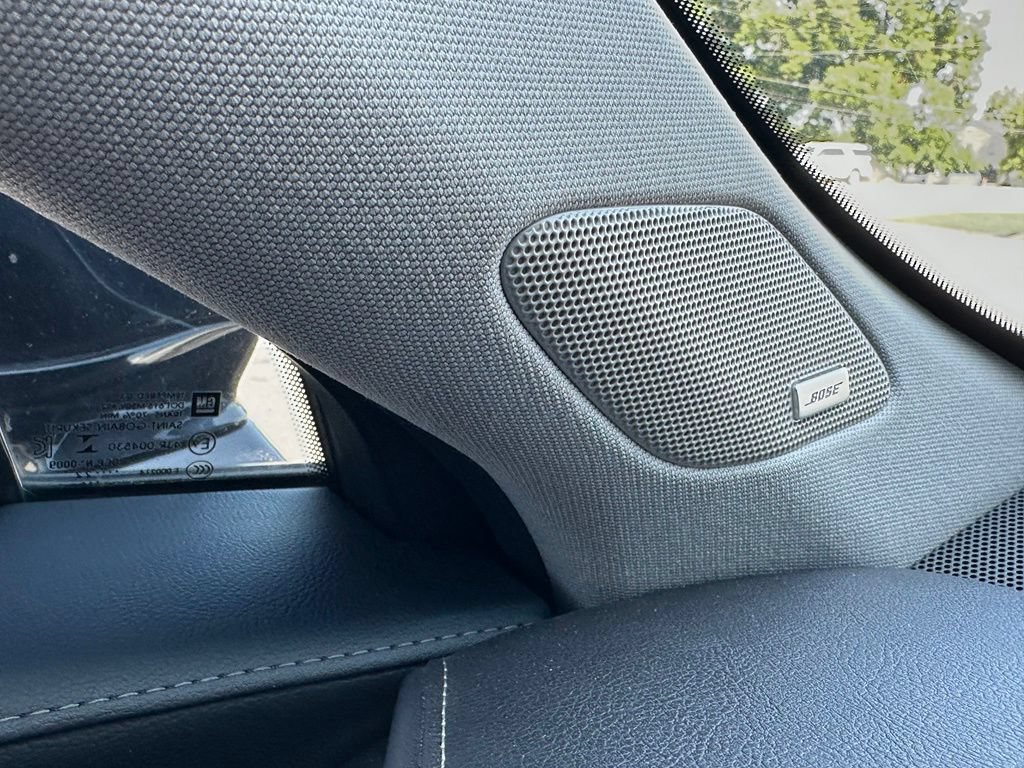 Used 2022 Cadillac XT4 Luxury w/ Cold Weather Package FWD image 34