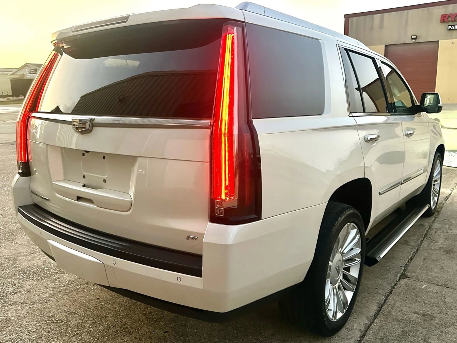 Used 2015 Cadillac Escalade Platinum image 6
