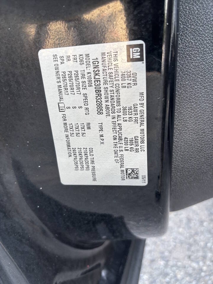 Used 2011 Chevrolet Suburban LT AWD/4WD image 19