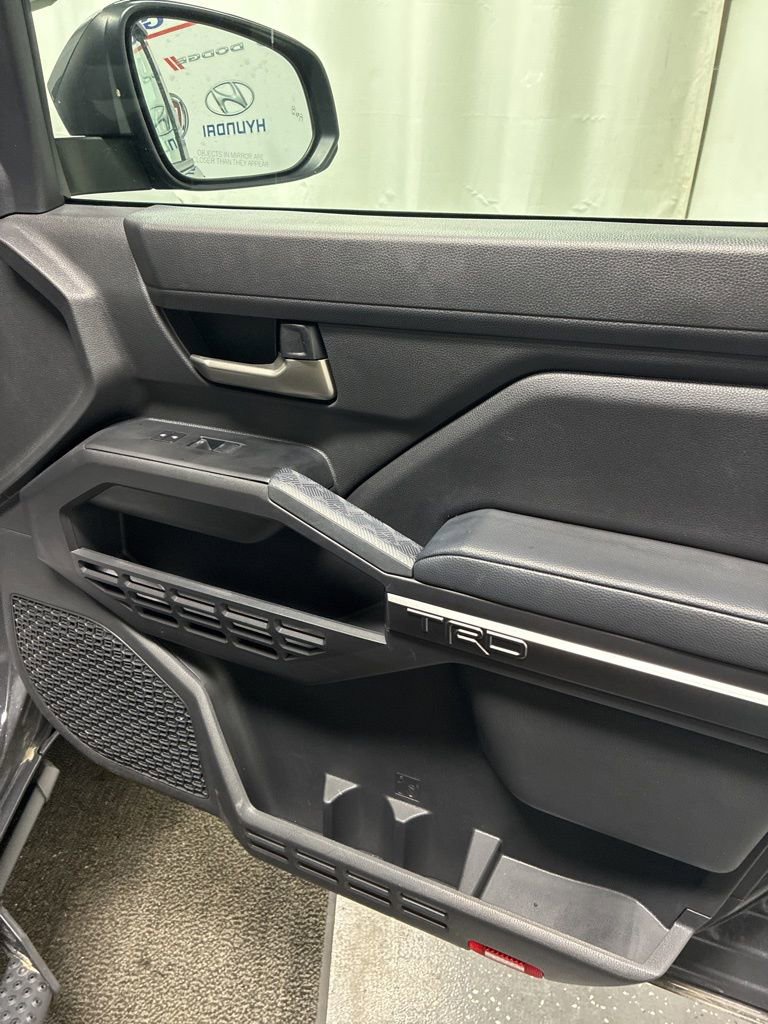 Used 2025 Toyota Tacoma TRD Sport image 30