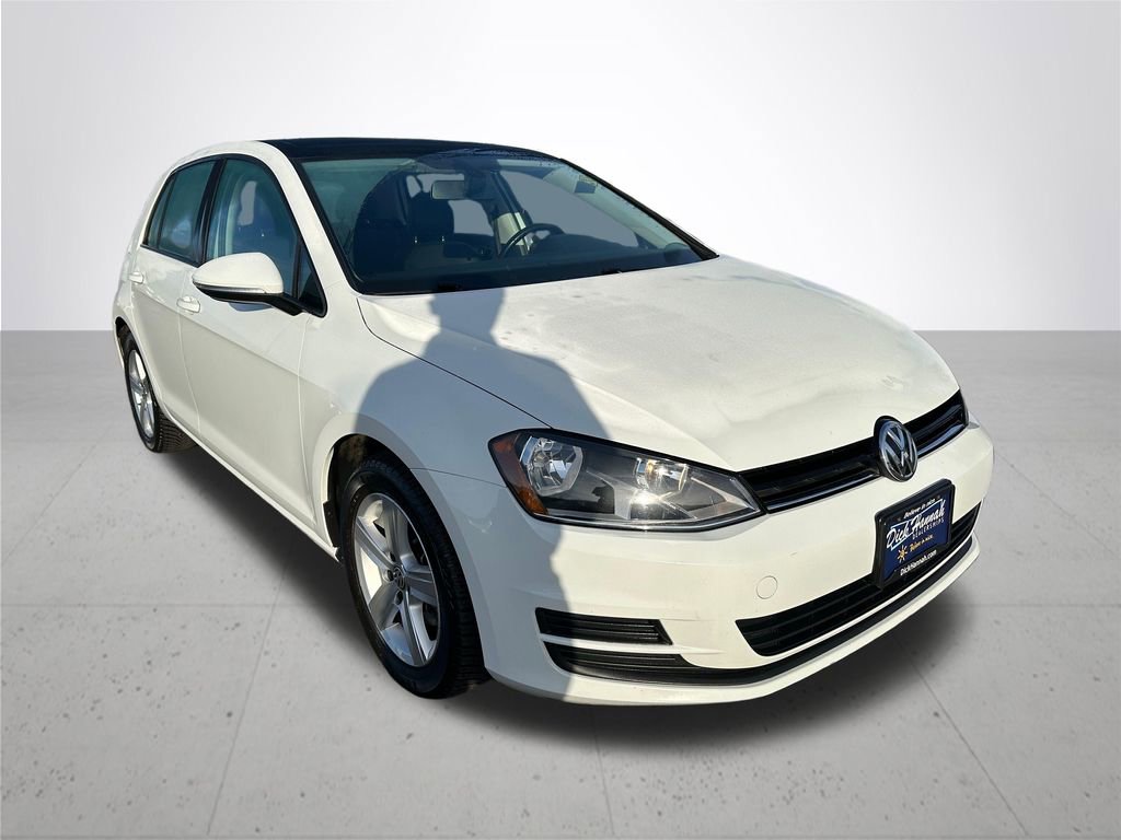Used 2017 Volkswagen Golf Wolfsburg Edition image 5