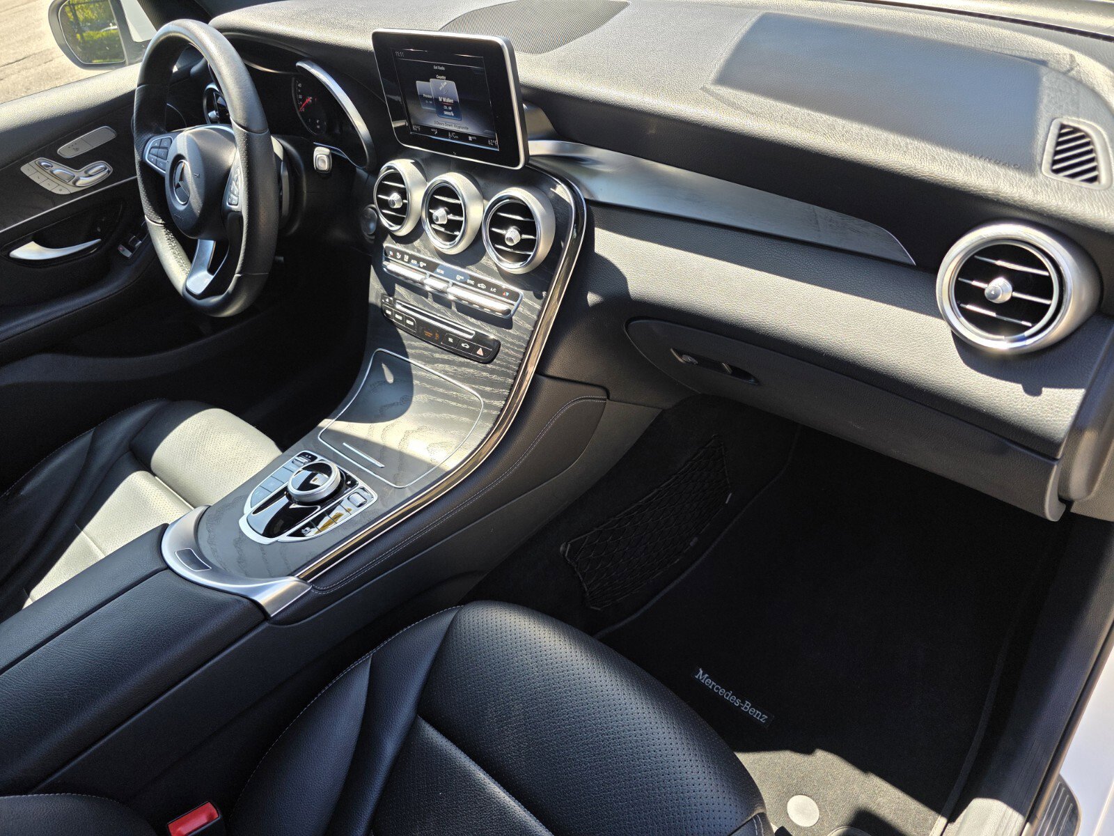 Used 2018 Mercedes-Benz GLC 300 image 28
