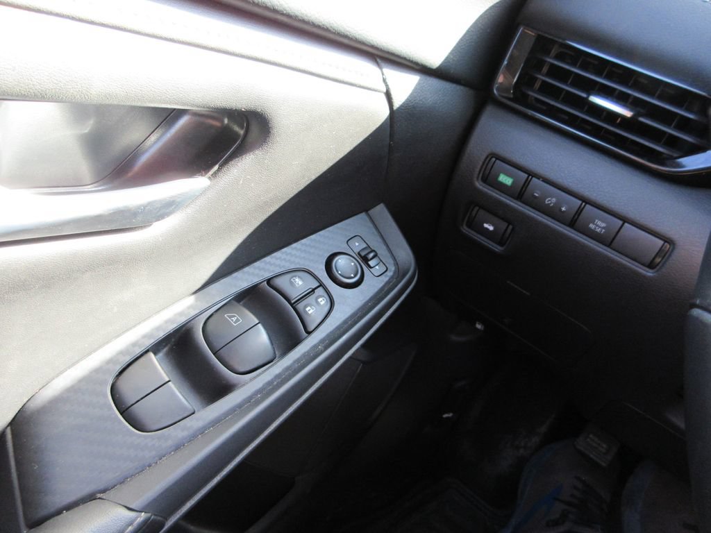 Used 2023 Nissan Sentra SV w/ All-Weather Package FWD image 23