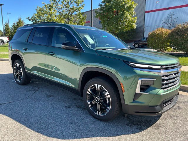 New 2027 Chevrolet Traverse LT w/ Sun and Wheel Package AWD/4WD image 2