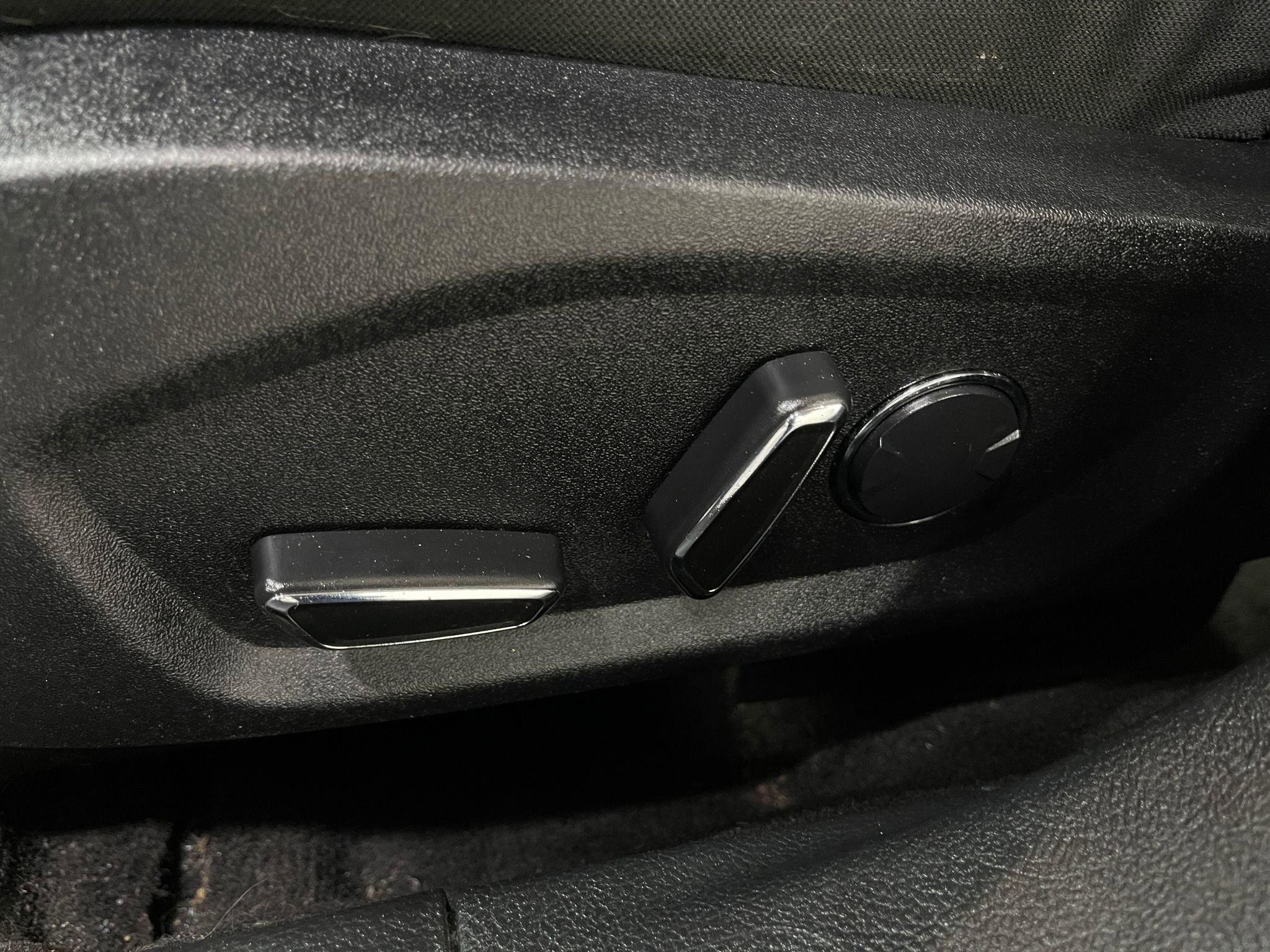 Used 2018 Ford Fusion SE w/ Fusion SE Technology Package image 15