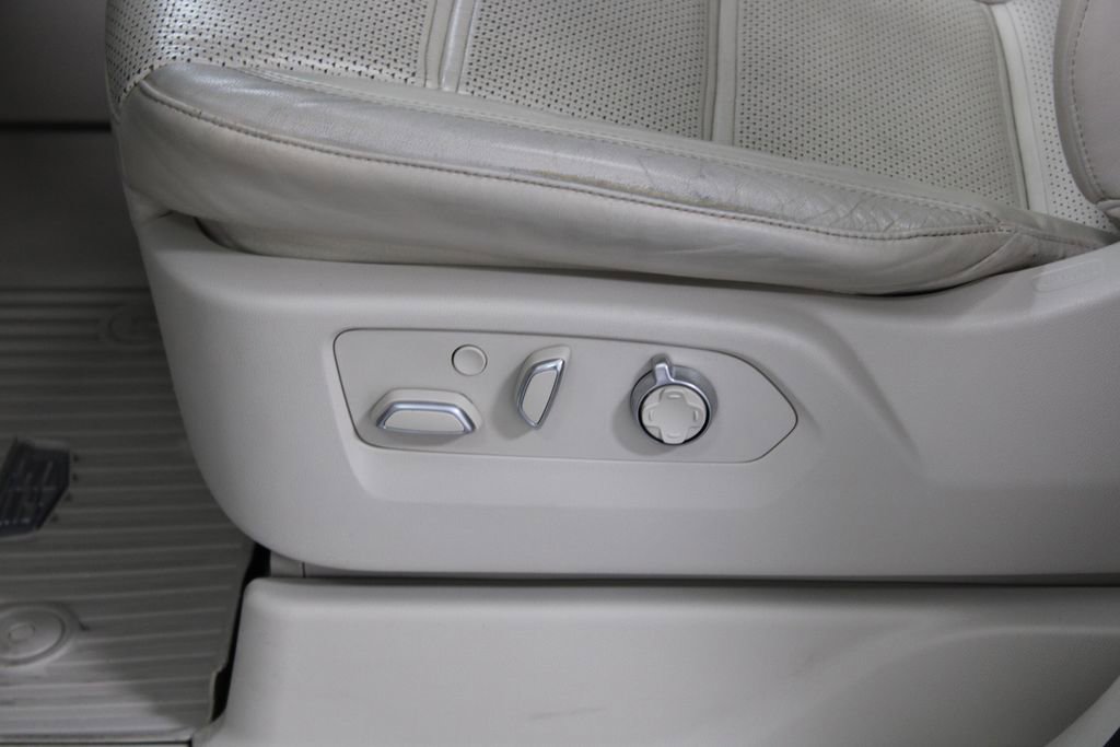 Used 2021 Cadillac Escalade Premium Luxury Platinum w/ Heavy-Duty Trailer Package image 22