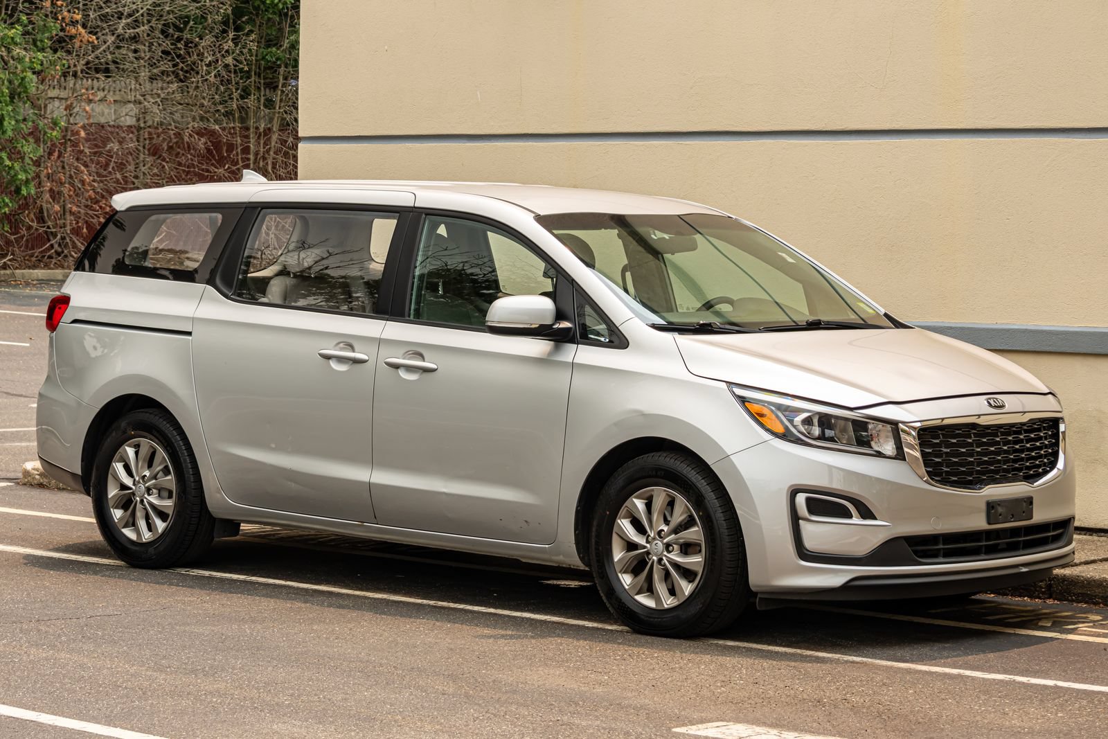 Used 2019 Kia Sedona L FWD image 15