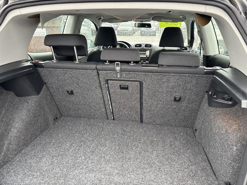 Used 2010 Volkswagen Golf 2-Door image 26