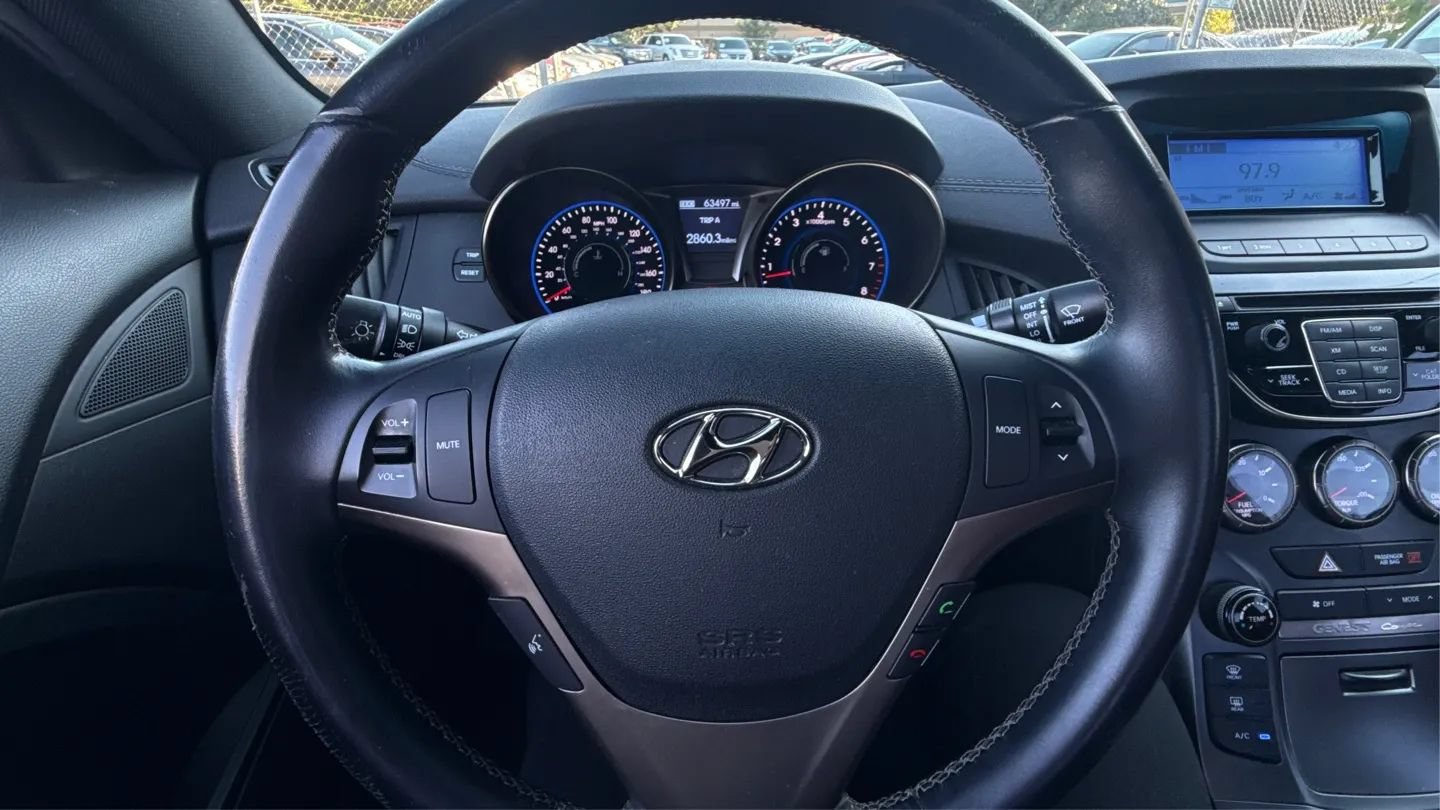 Used 2013 Hyundai Genesis 3.8 RWD image 19