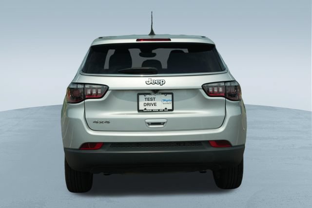 Used 2024 Jeep Compass Sport AWD/4WD image 8