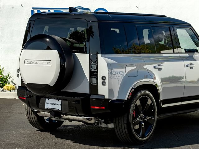 New 2026 Land Rover Defender 110 X AWD/4WD image 7