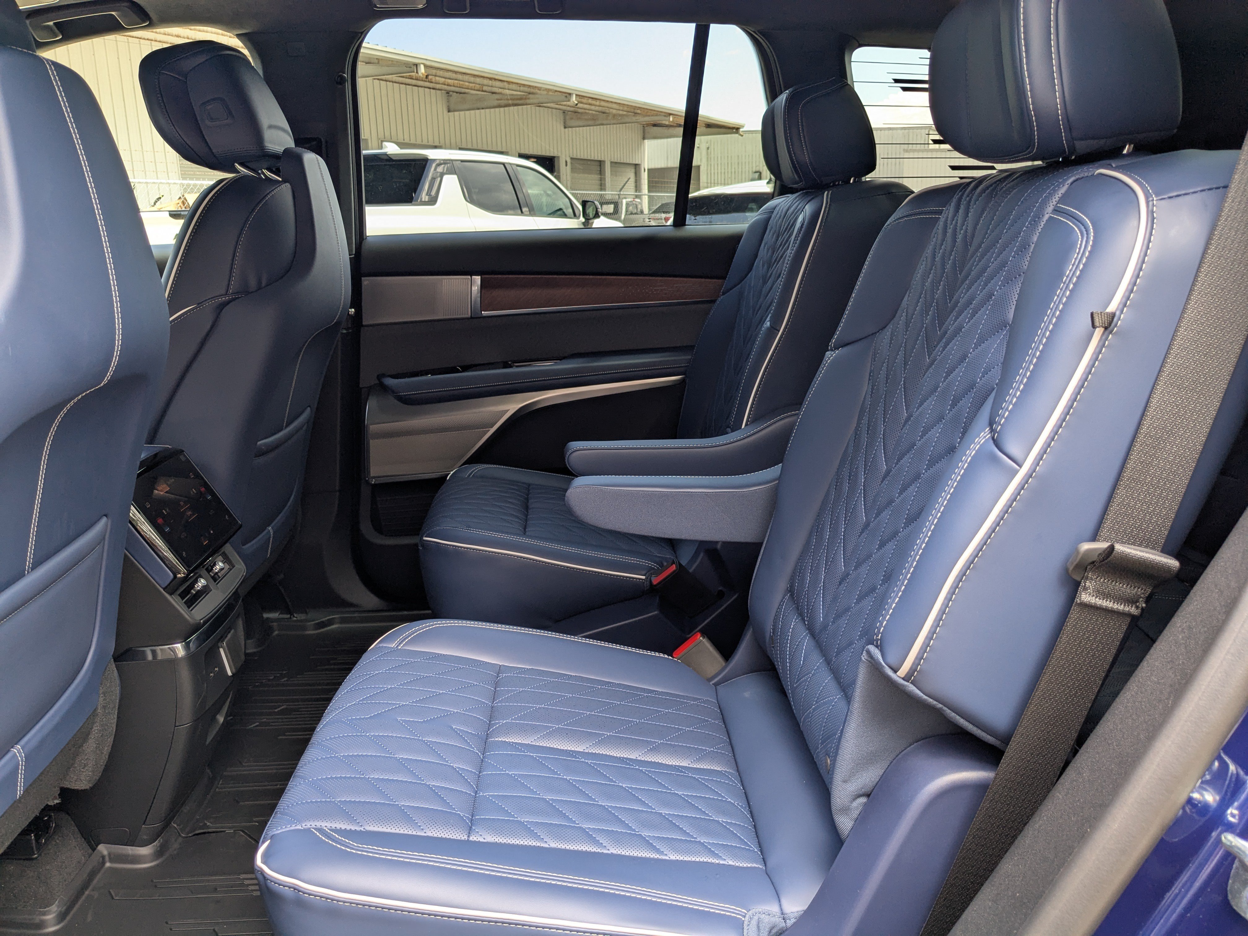 New 2026 Cadillac Vistiq Premium Luxury w/ LPO, Floor Liner Package AWD/4WD image 31