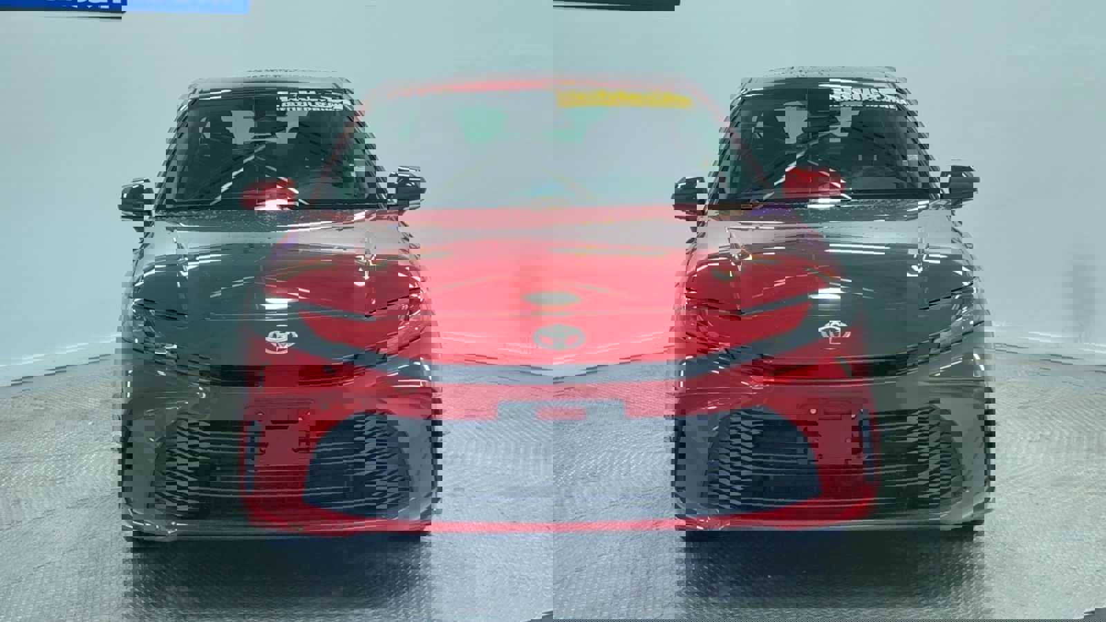 Used 2025 Toyota Camry LE image 3