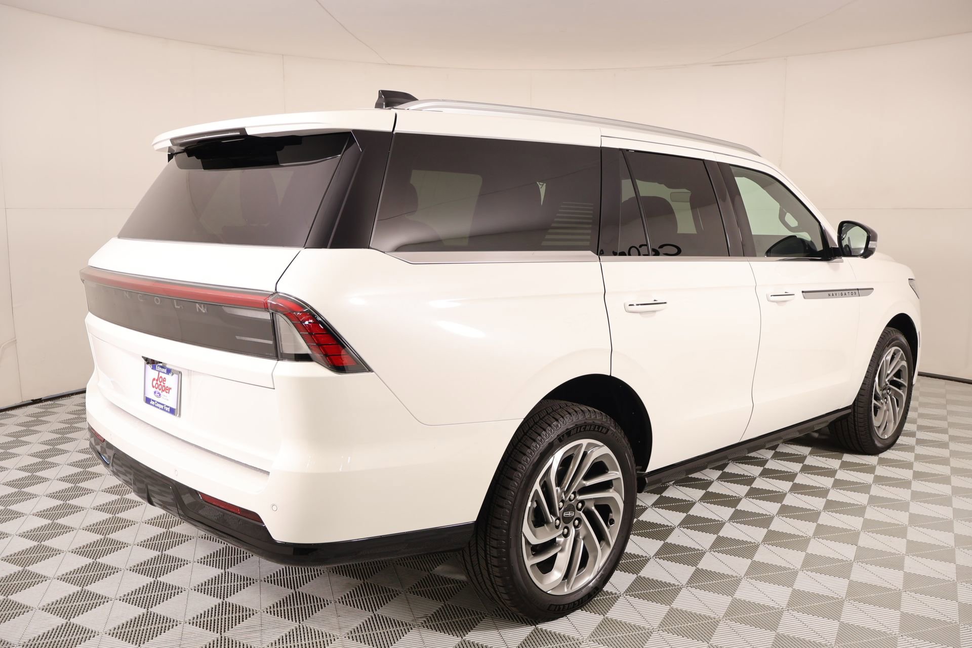 Used 2026 Lincoln Navigator Reserve AWD/4WD image 23