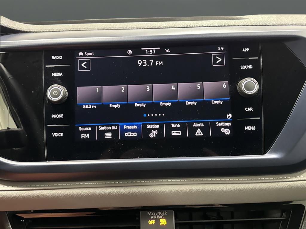 Used 2024 Volkswagen Taos SE image 16