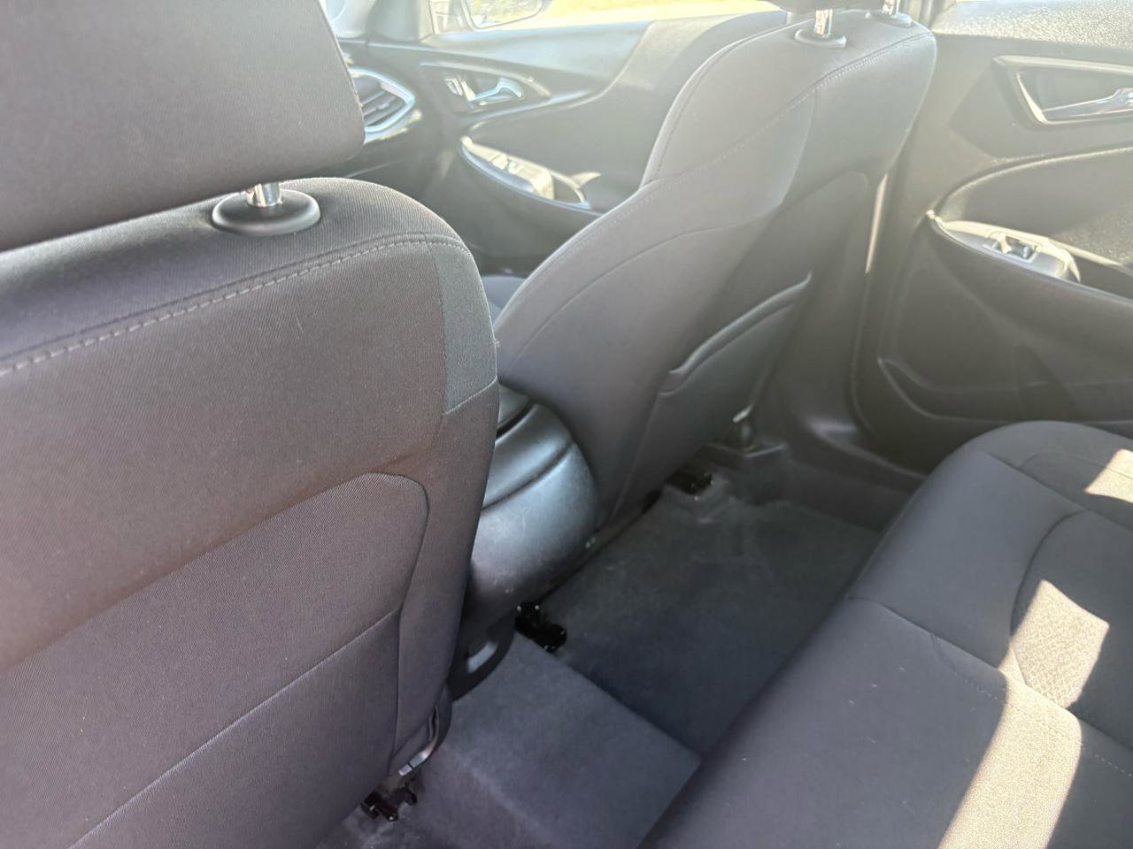 Used 2025 Chevrolet Malibu RS image 32