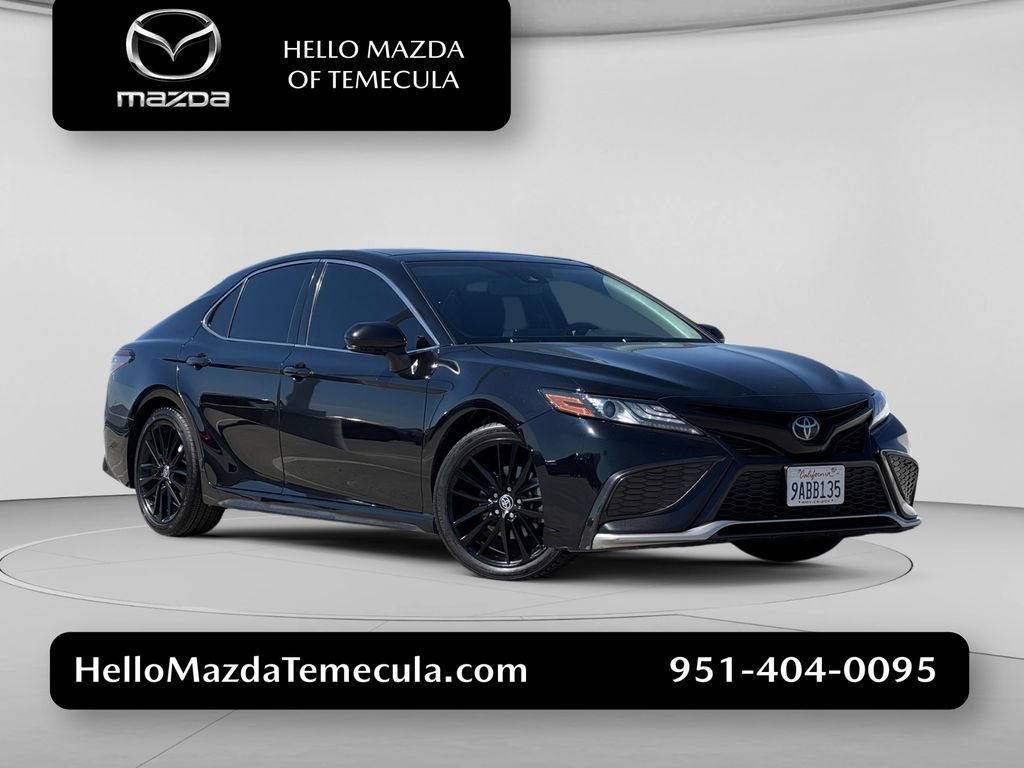 Used 2022 Toyota Camry XSE FWD image 1