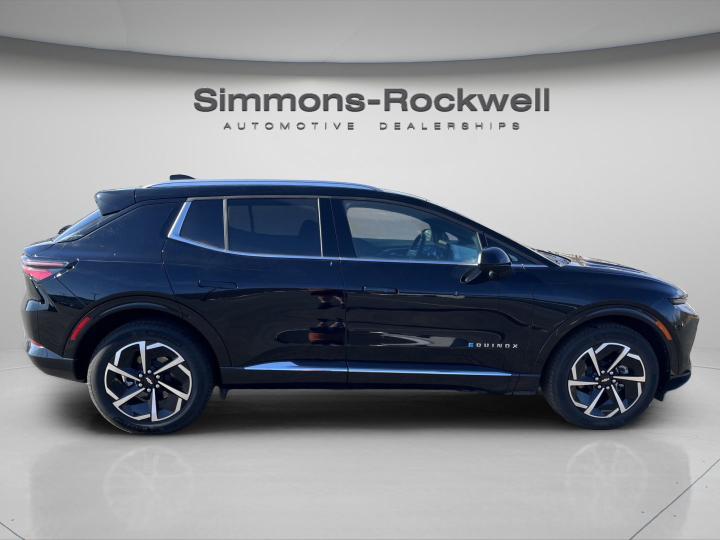 Used 2025 Chevrolet Equinox EV LT image 8