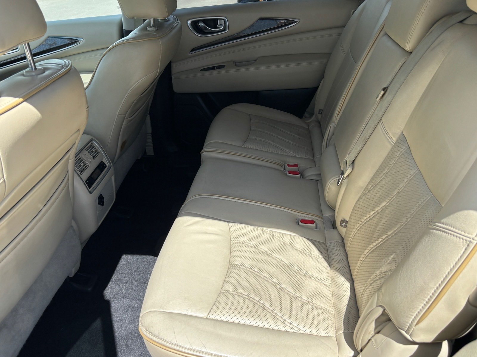 Used 2015 INFINITI QX60 FWD w/ Premium Package image 30