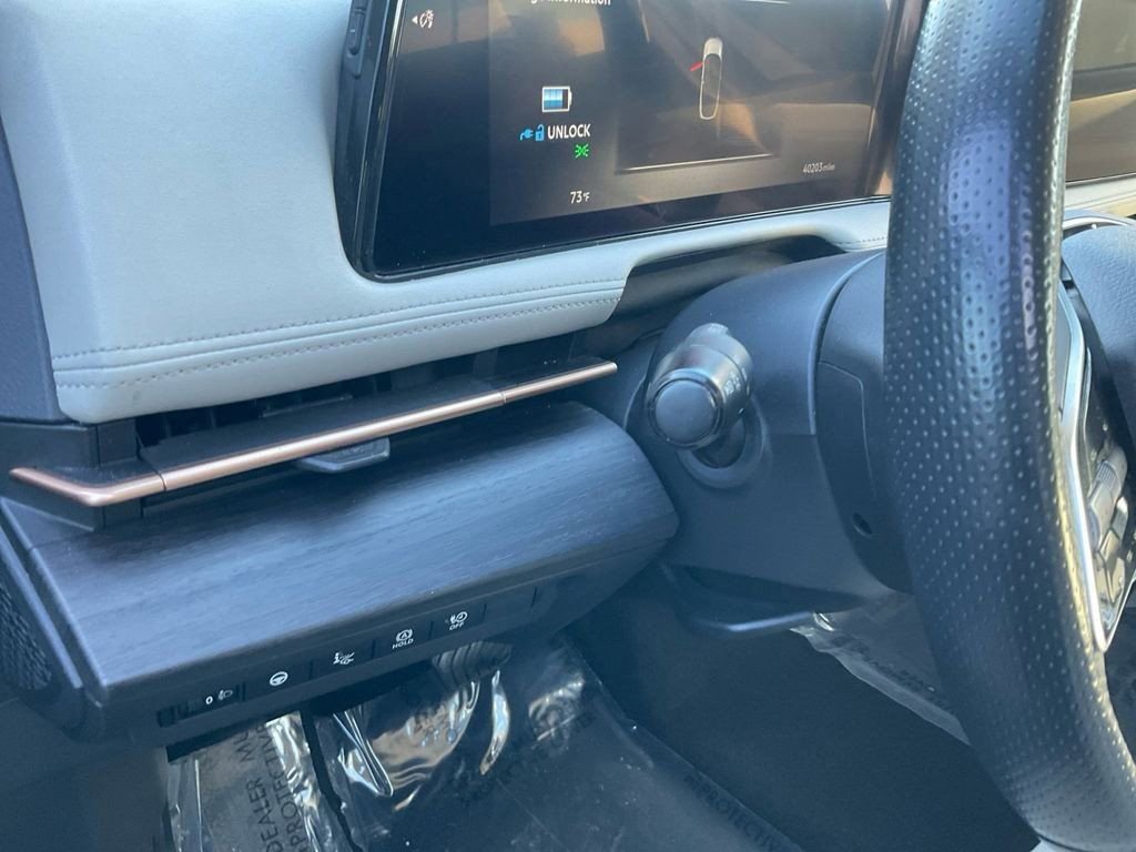 Used 2023 Nissan Ariya FWD image 13