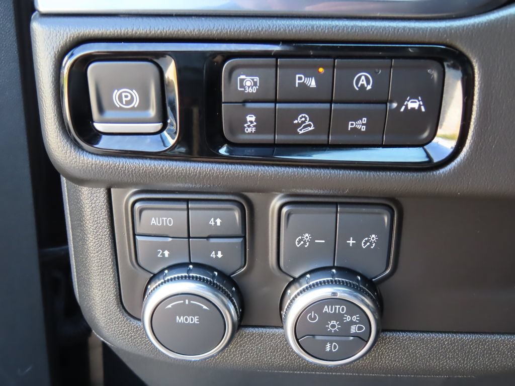Certified 2025 GMC Yukon AT4 AWD/4WD image 14
