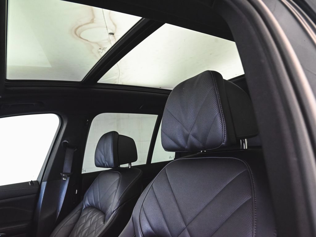 Used 2025 BMW X5 xDrive40i AWD/4WD image 32