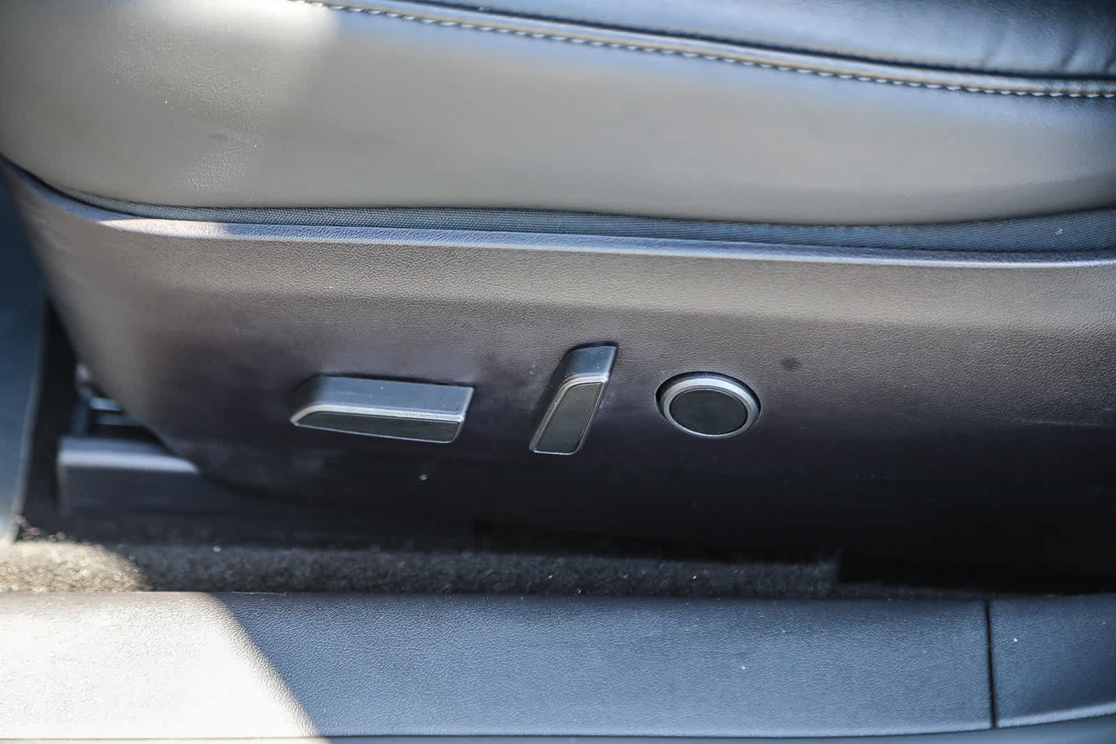 Used 2022 Tesla Model 3 Long Range AWD/4WD image 19