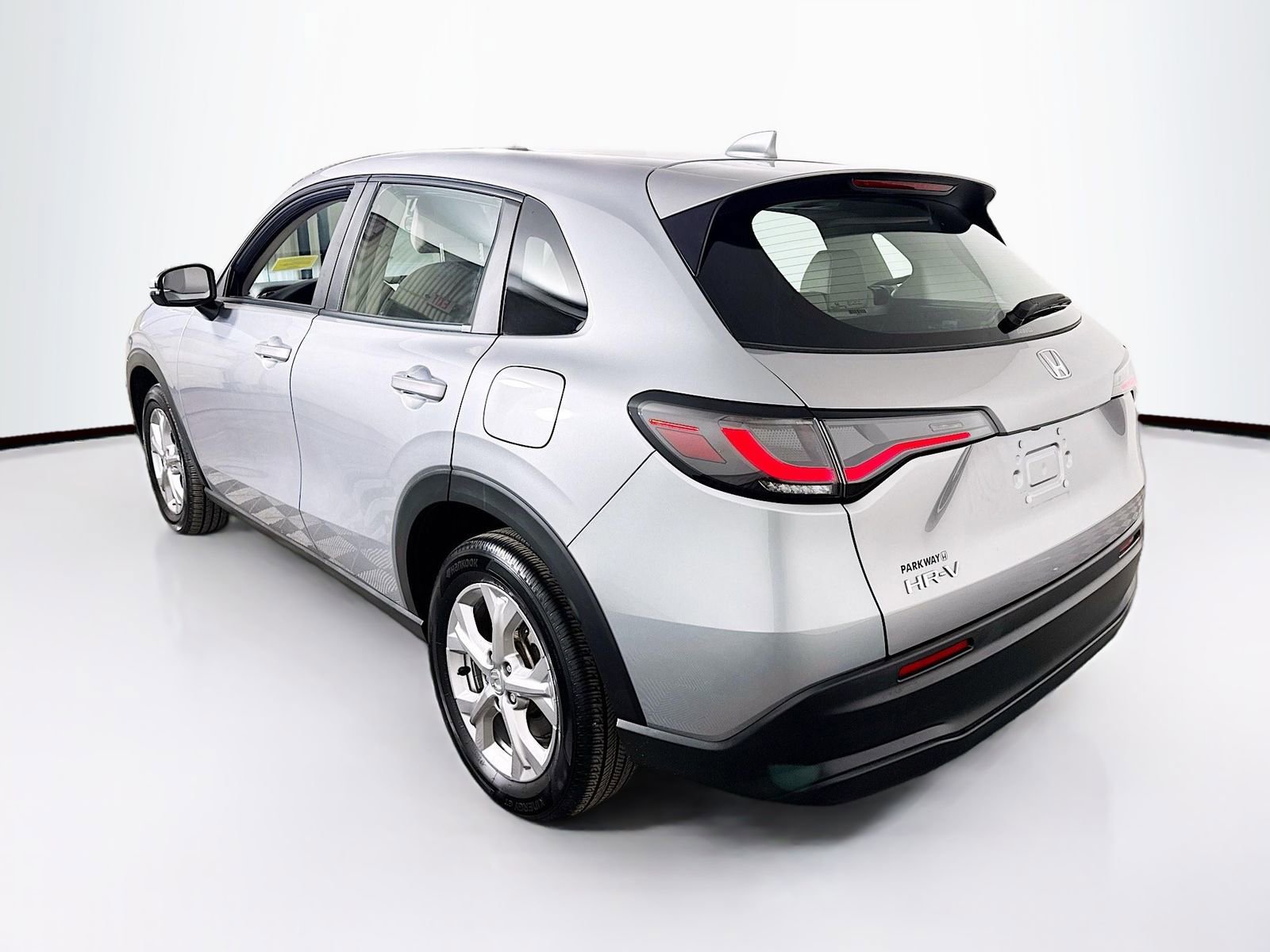 Used 2023 Honda HR-V LX image 5