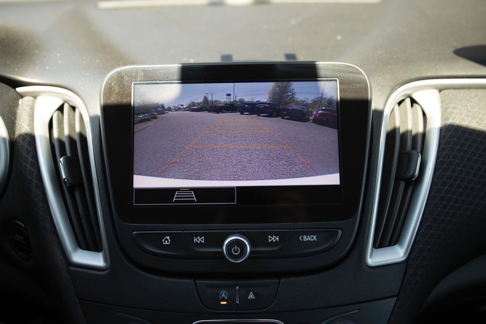 Used 2021 Chevrolet Malibu LS FWD image 11