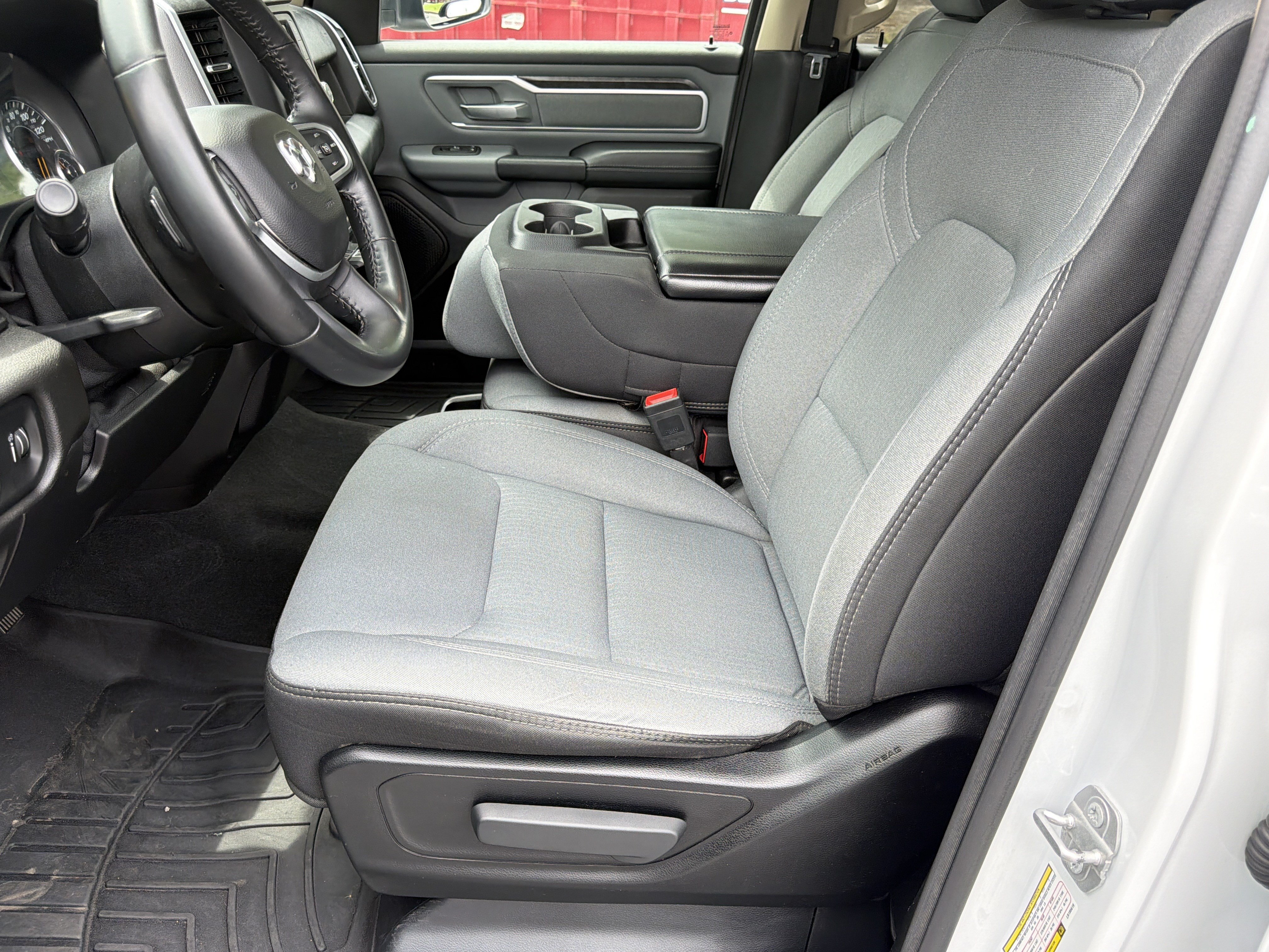 Used 2020 RAM 1500 Big Horn AWD/4WD image 9