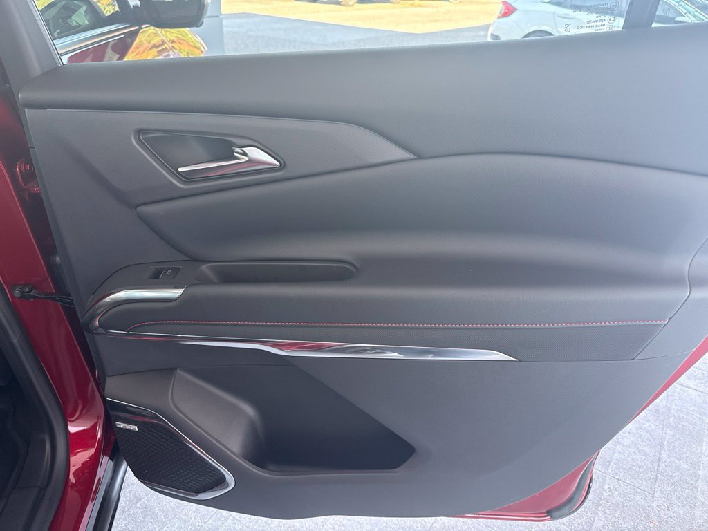 Used 2026 Chevrolet Traverse RS w/ LPO, Floor Liner Package FWD image 42