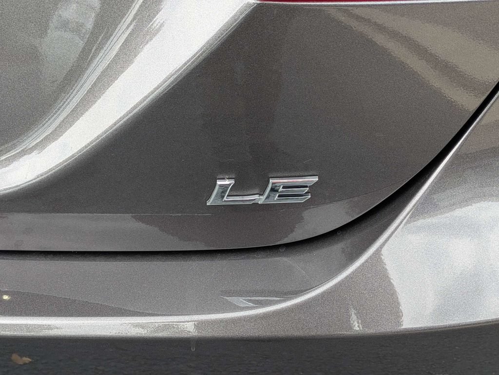 Used 2022 Toyota Camry LE FWD image 13
