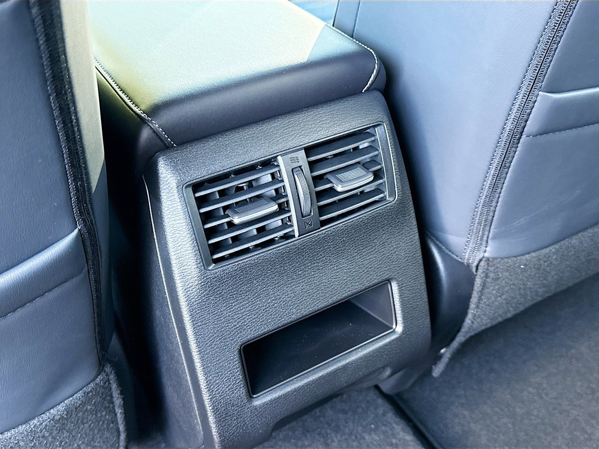 New 2026 Mitsubishi Outlander LE FWD image 18
