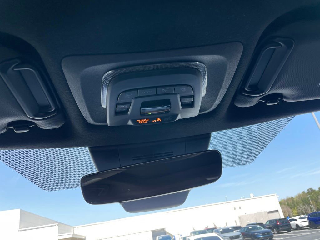 Used 2023 Toyota Corolla Cross XSE w/ Convenience Package image 16