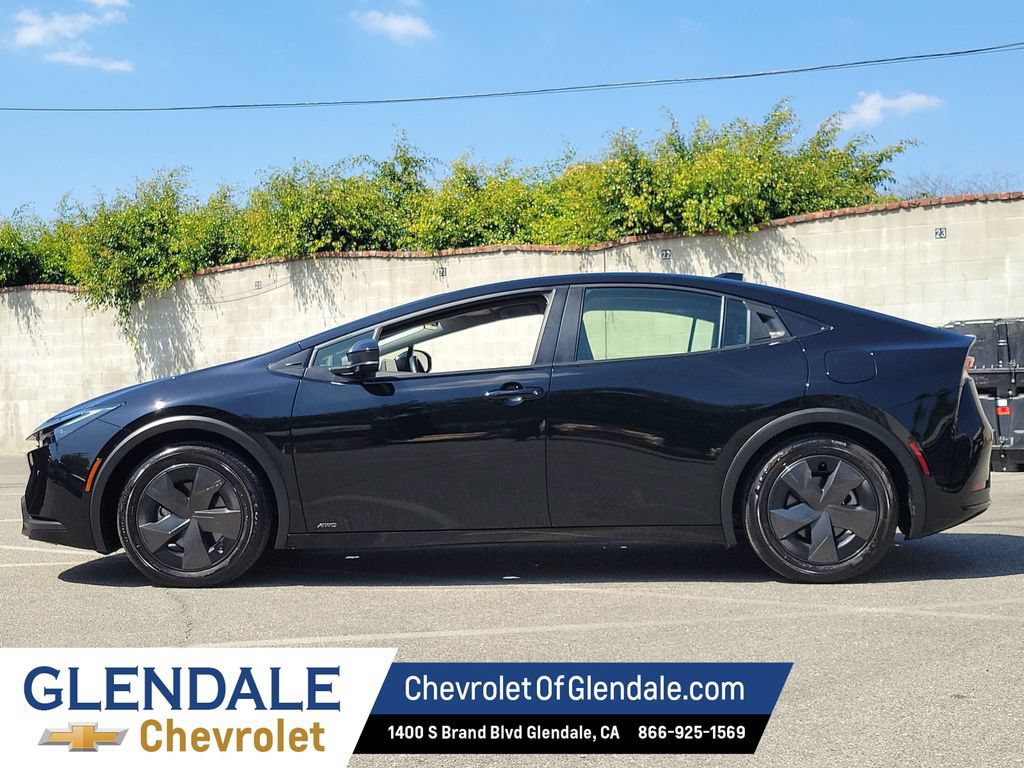 Used 2025 Toyota Prius LE AWD/4WD image 6