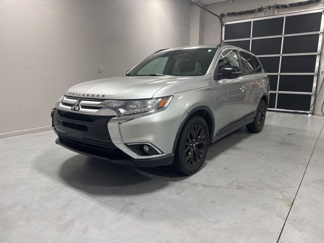 Used 2018 Mitsubishi Outlander LE FWD image 2
