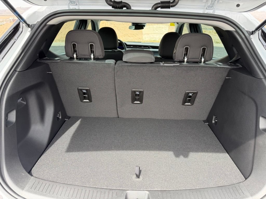 New 2027 Chevrolet Bolt LT w/ Comfort Package FWD image 18