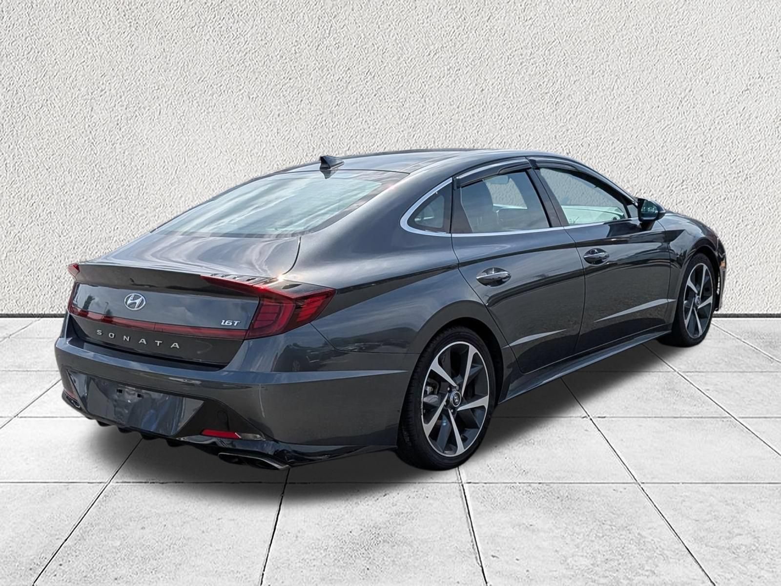 Used 2022 Hyundai Sonata SEL Plus w/ Preferred Accessory Package FWD image 3