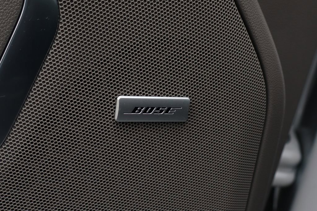 Used 2021 GMC Yukon XL SLT w/ SLT Premium Package image 19