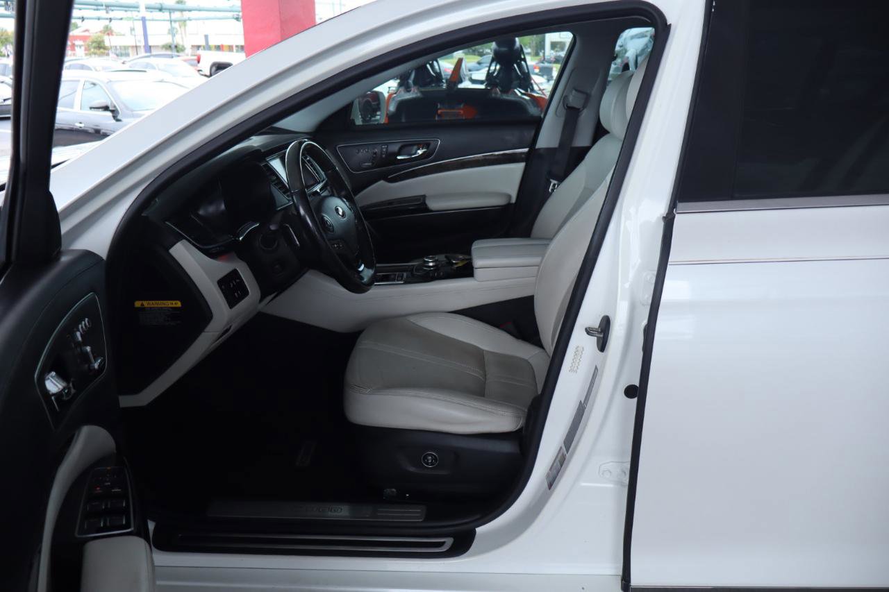 Used 2016 Kia K900 Luxury image 15
