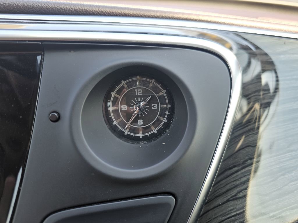 Used 2017 Buick Envision Essence image 99