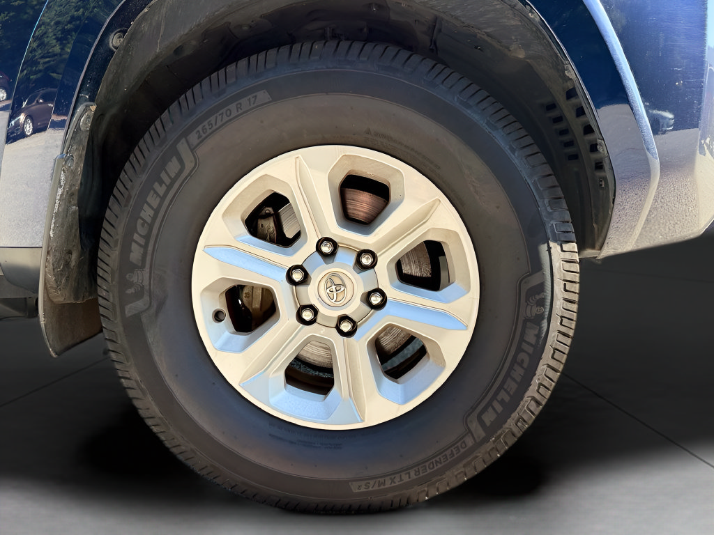 Used 2022 Toyota 4Runner SR5 RWD image 15