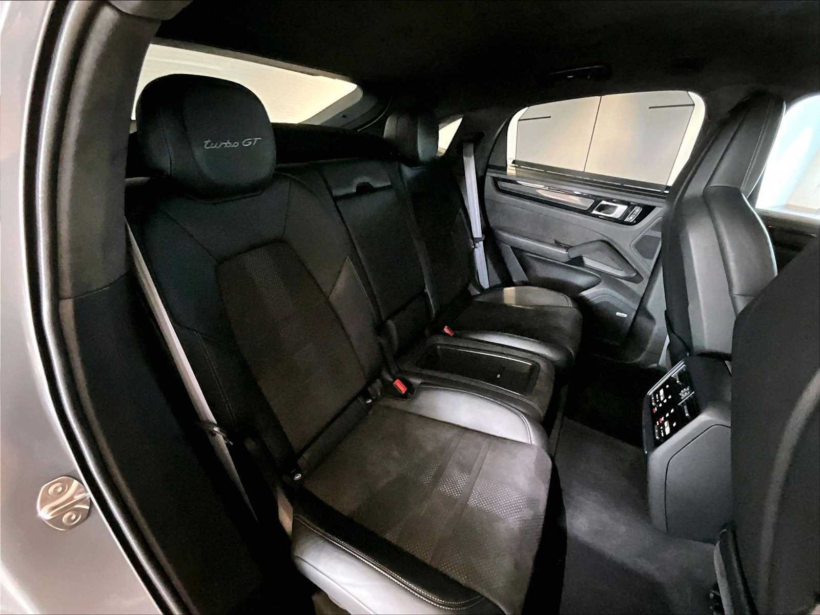 Used 2022 Porsche Cayenne Turbo GT AWD/4WD image 31