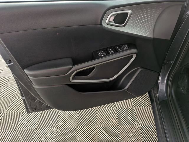 Used 2023 Kia Soul LX w/ Option Group 015 image 14