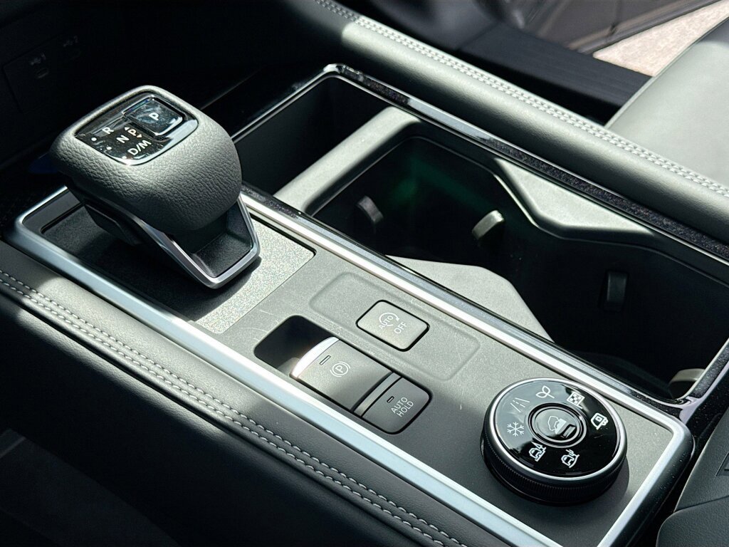 New 2026 Nissan Pathfinder Platinum AWD/4WD image 13