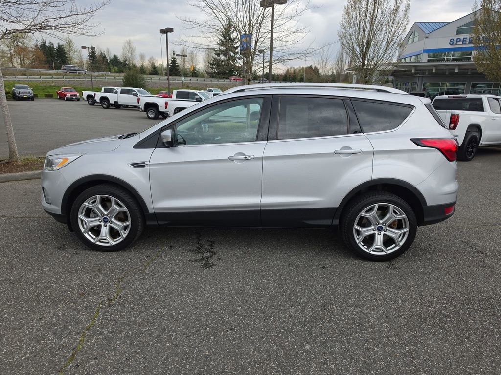 Used 2019 Ford Escape Titanium image 3
