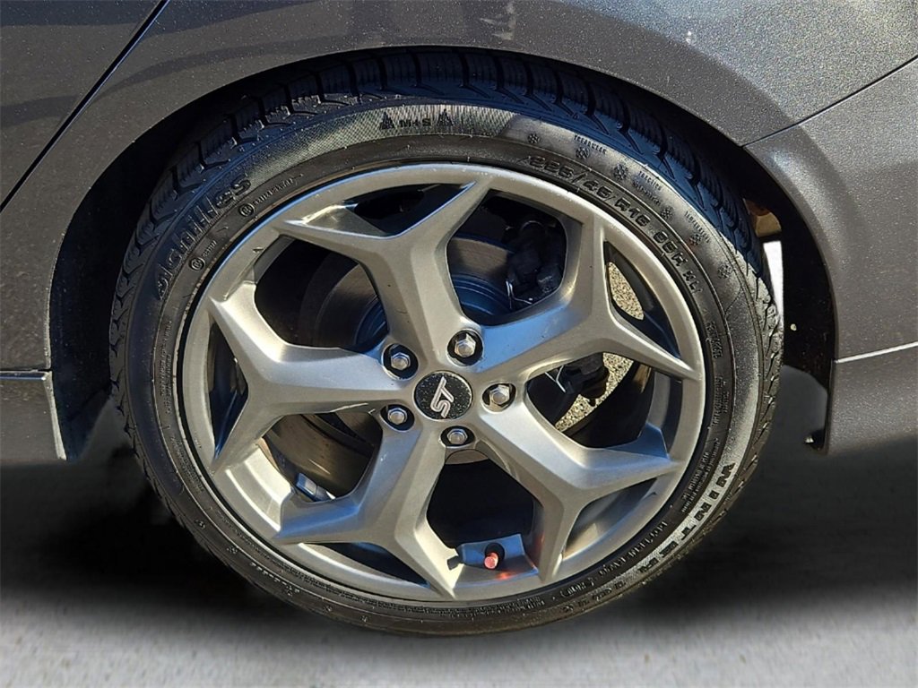 Used 2018 Ford Focus ST image 9