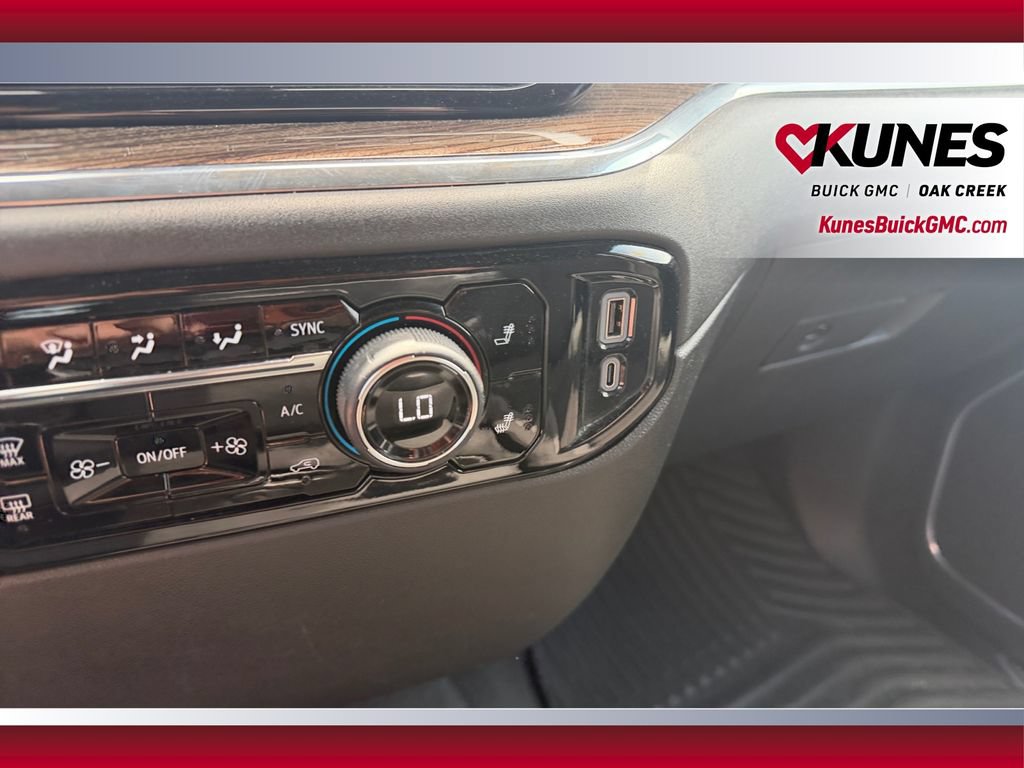 Used 2025 Chevrolet Silverado 1500 LT AWD/4WD image 32