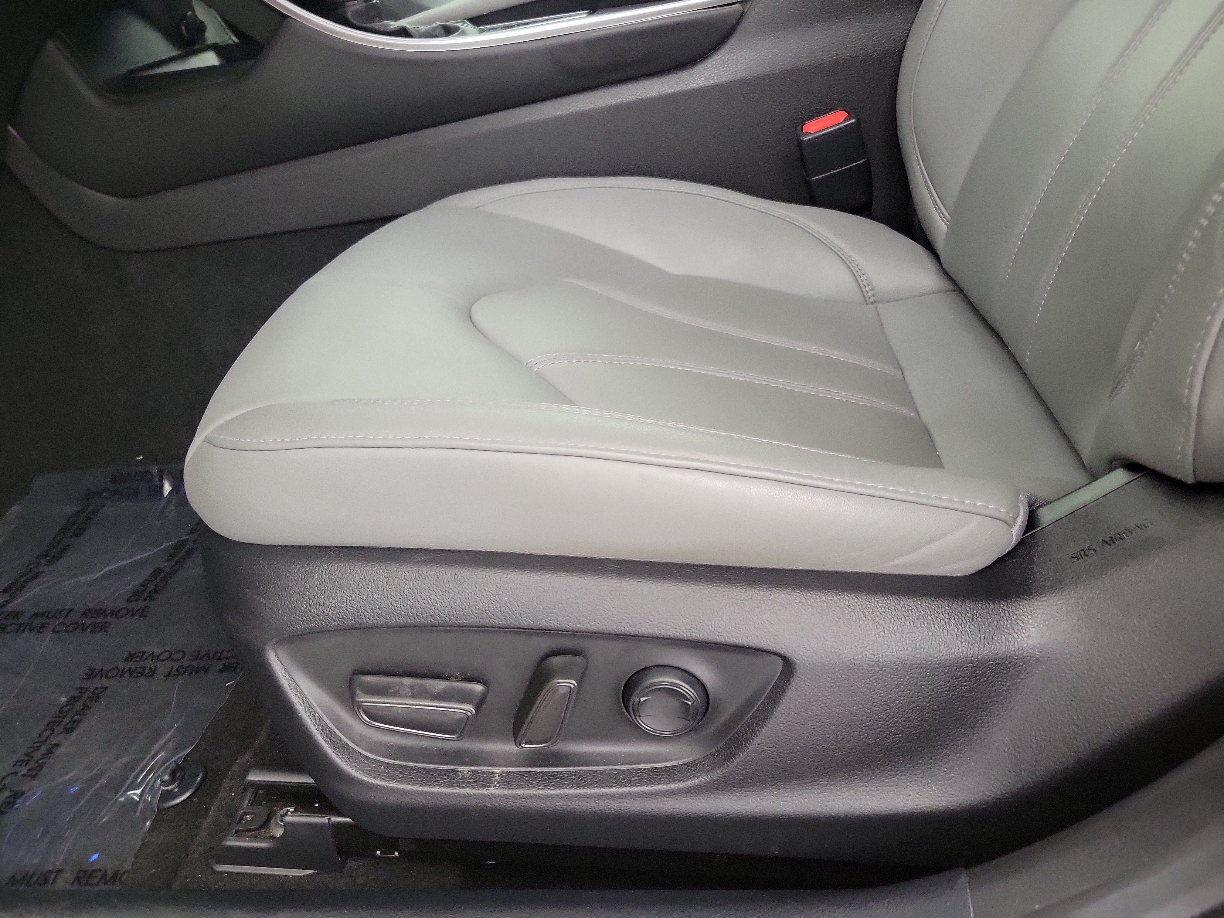 Certified 2022 Toyota Avalon XLE w/ Moonroof Package FWD image 17